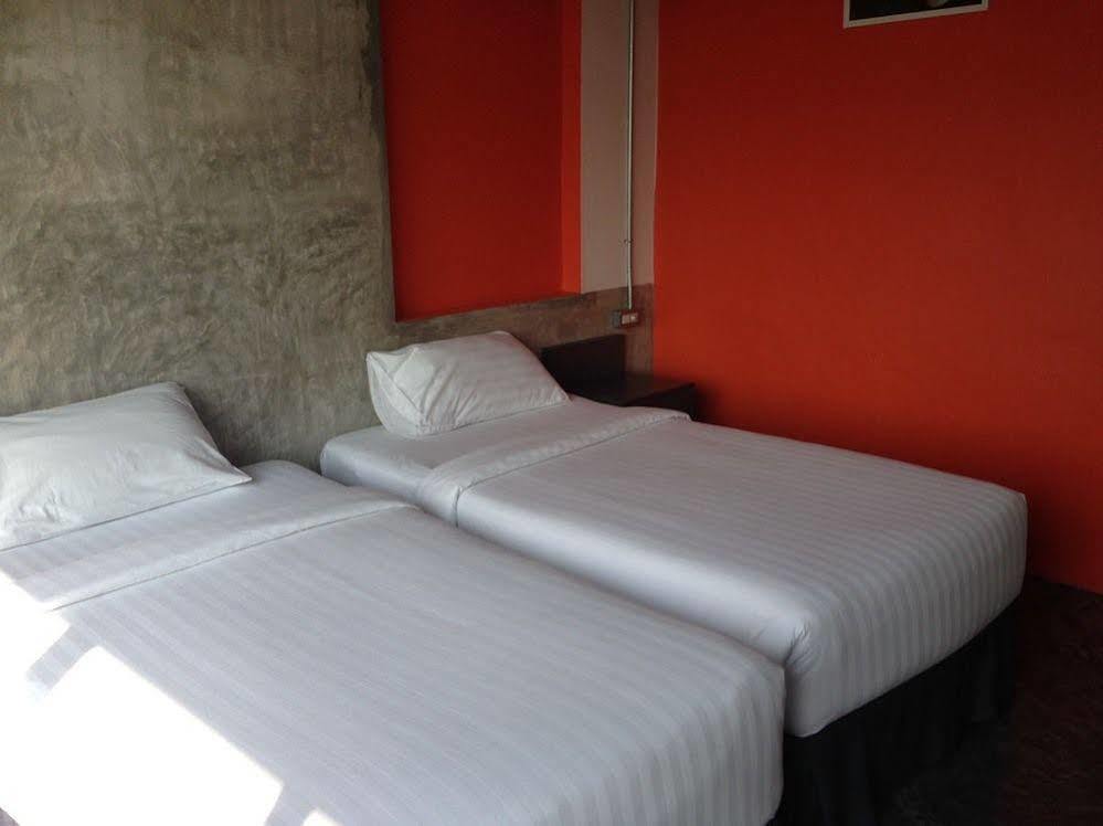 Pornsiri Hotel Sisaket Eksteriør bilde