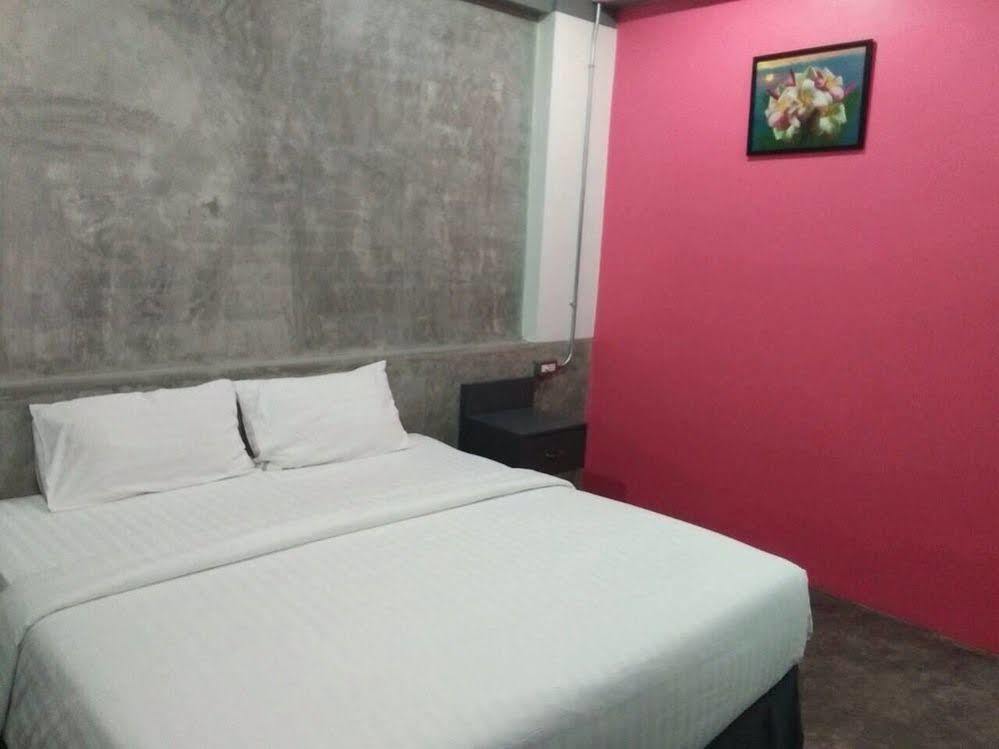 Pornsiri Hotel Sisaket Eksteriør bilde