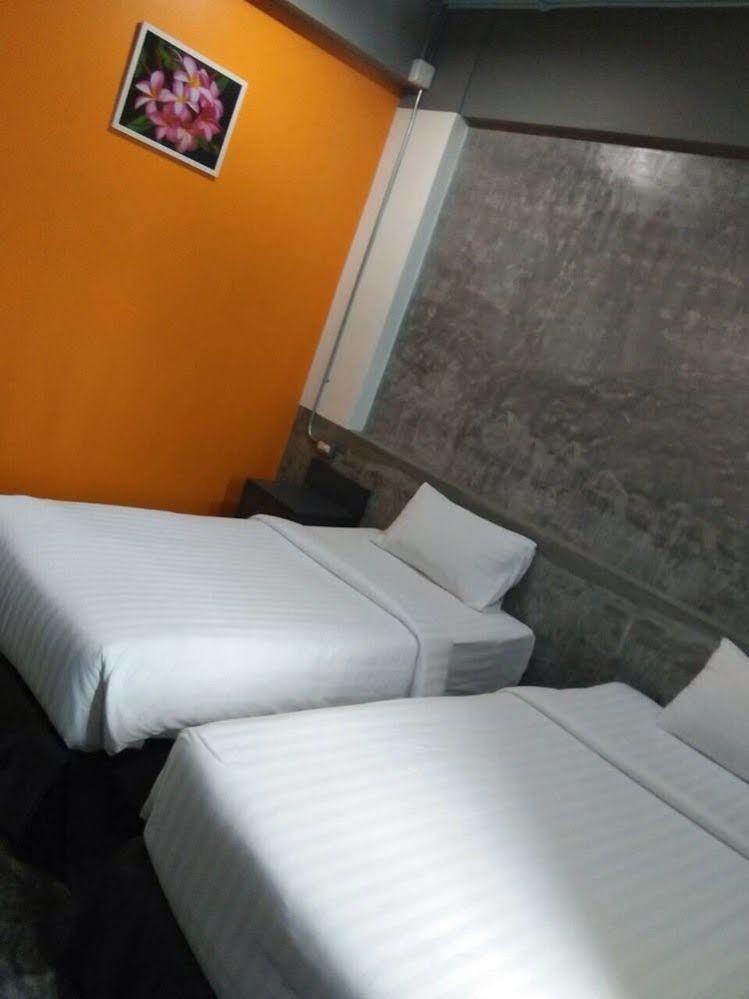 Pornsiri Hotel Sisaket Eksteriør bilde